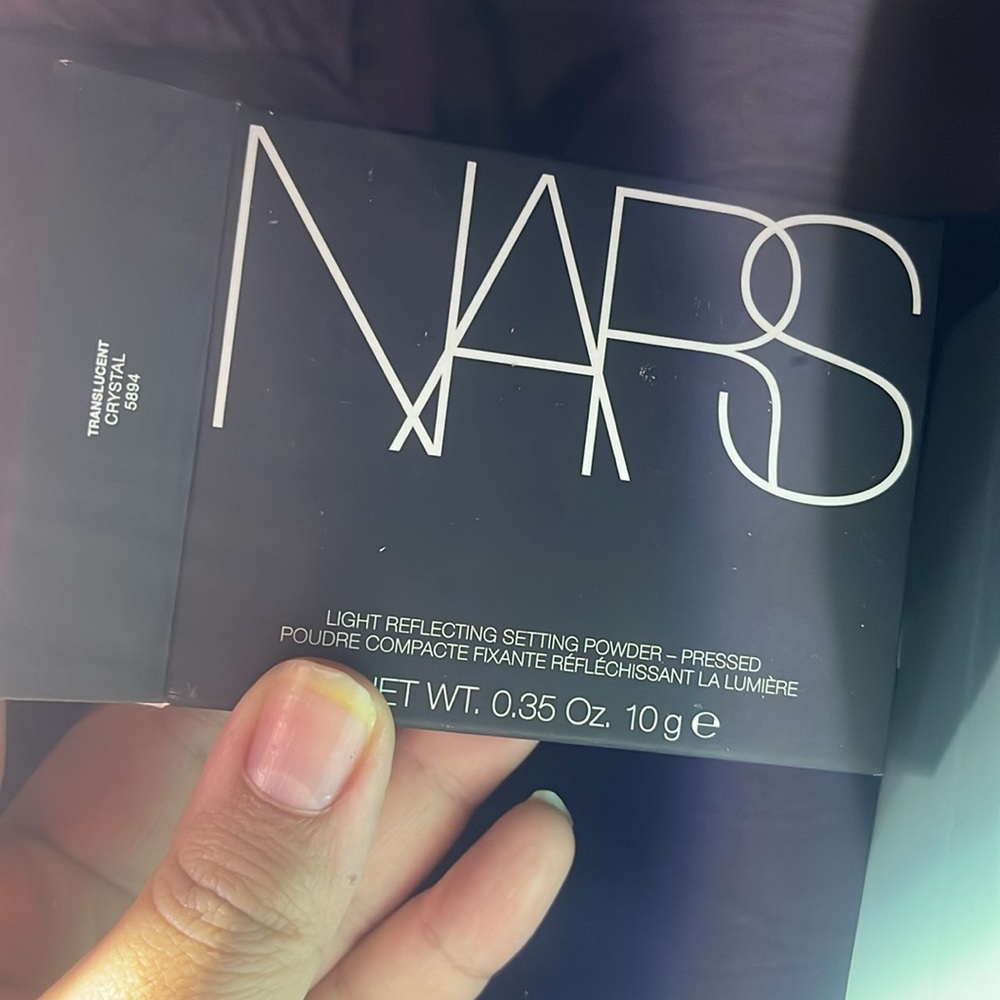 NARS Light Reflecting Pressed Setting Powder - Picture 2 of 4